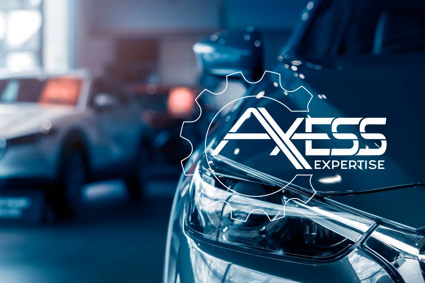 Expert automobile à Bordeaux examinant un véhicule